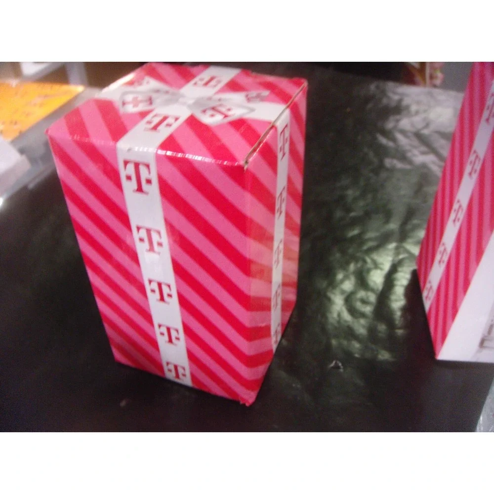 2 lot T-Mobile Snowflake‎ drinking glasses NEW IN GIFT BOX